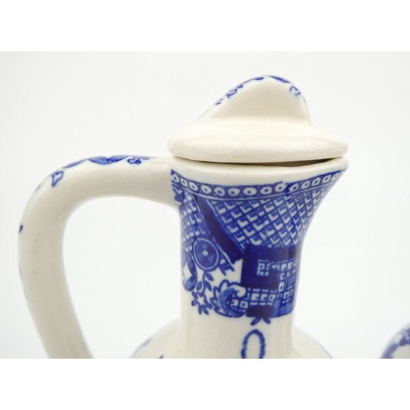Set Of 2 Vintage Blue & White Ceramic Oil & Vinegar Cruet Pitchers With 1 Lid - Picture 3 of 16